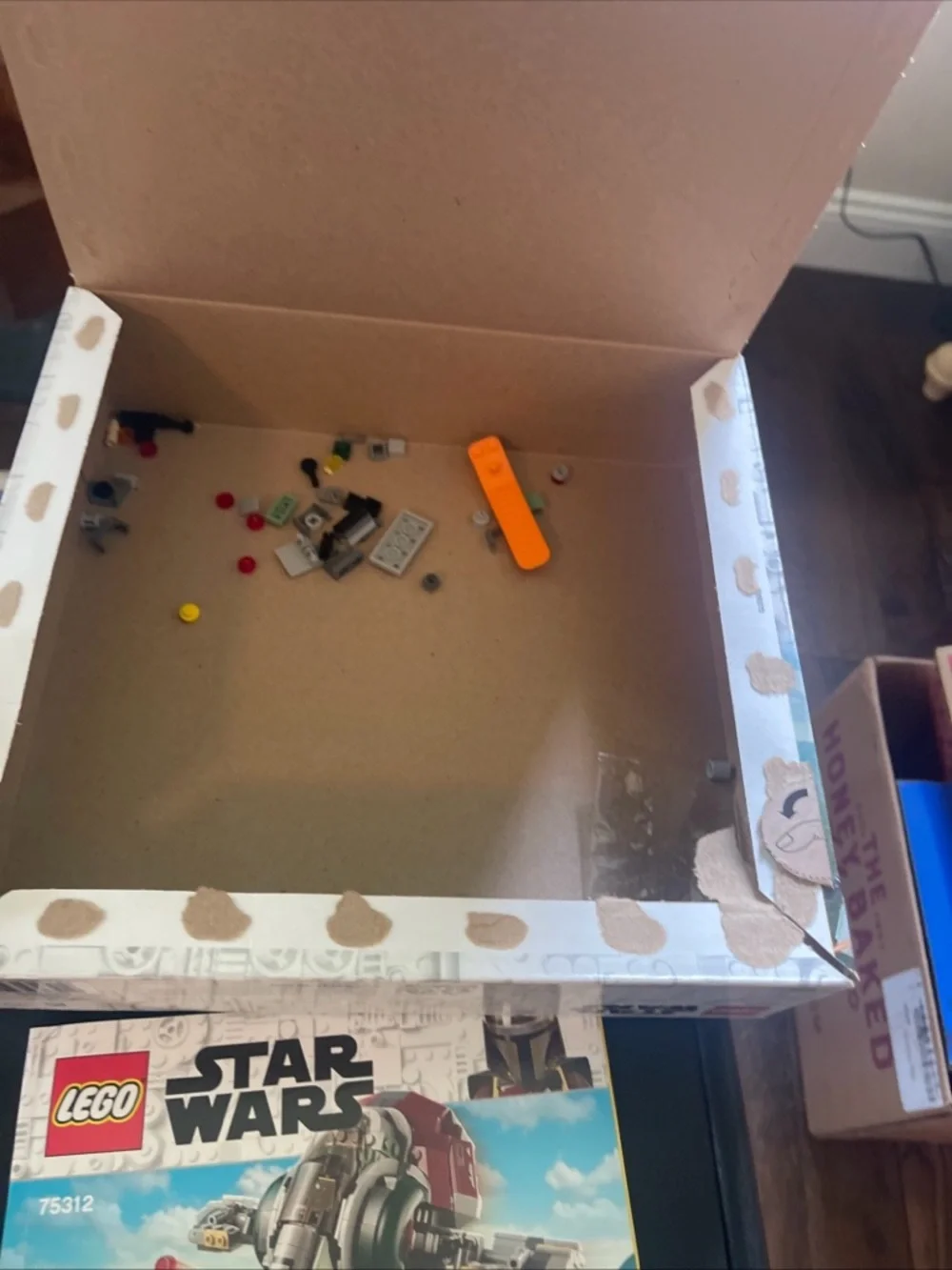 LEGO Star Wars: Boba Fett's Starship (75312) - Picture 7 of 11